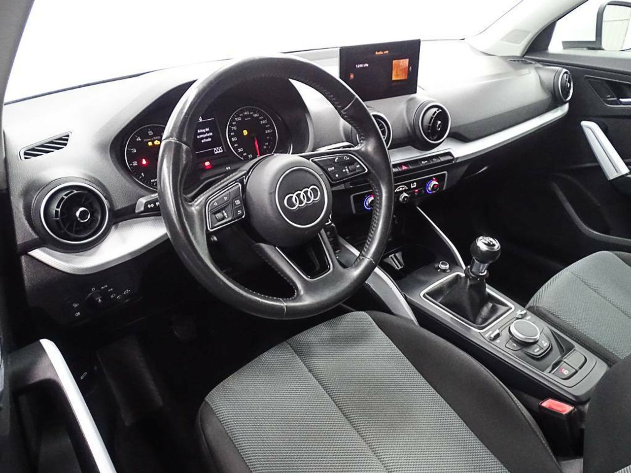 Foto Audi Q2 28