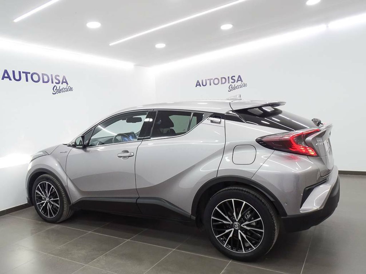 Foto Toyota C-HR 8