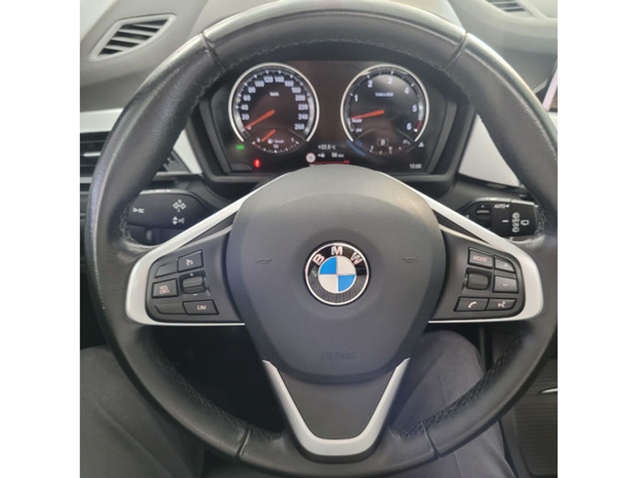 Foto BMW X1 16