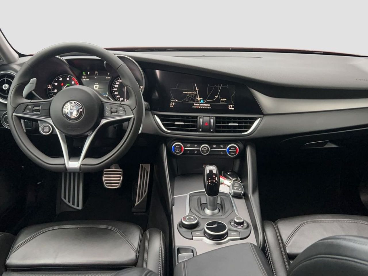 Foto Alfa Romeo Giulia 12