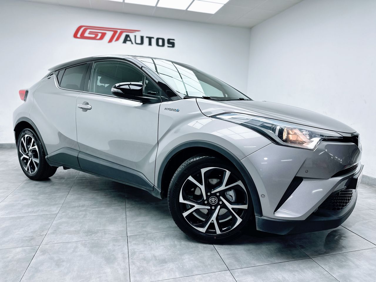 Foto Toyota C-HR 12