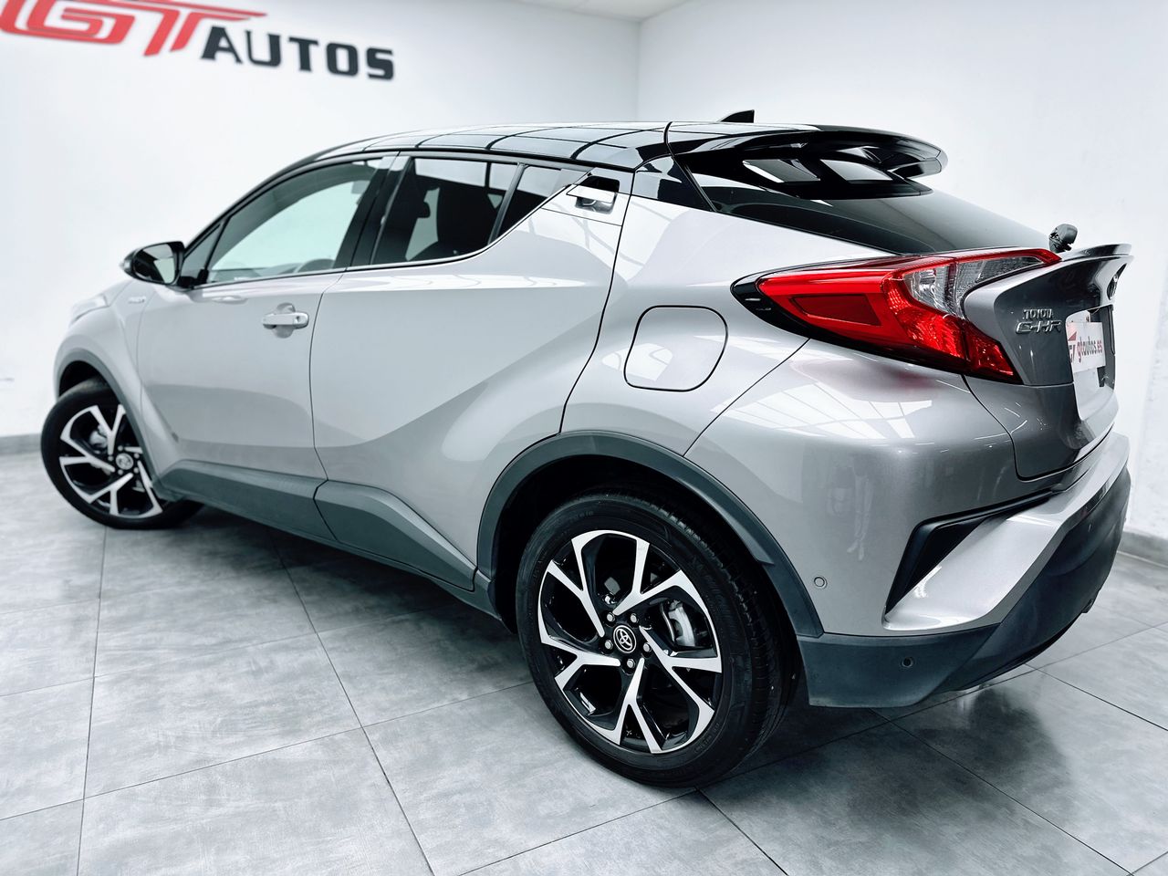 Foto Toyota C-HR 14