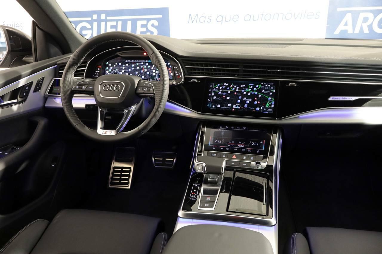 Foto Audi Q8 19