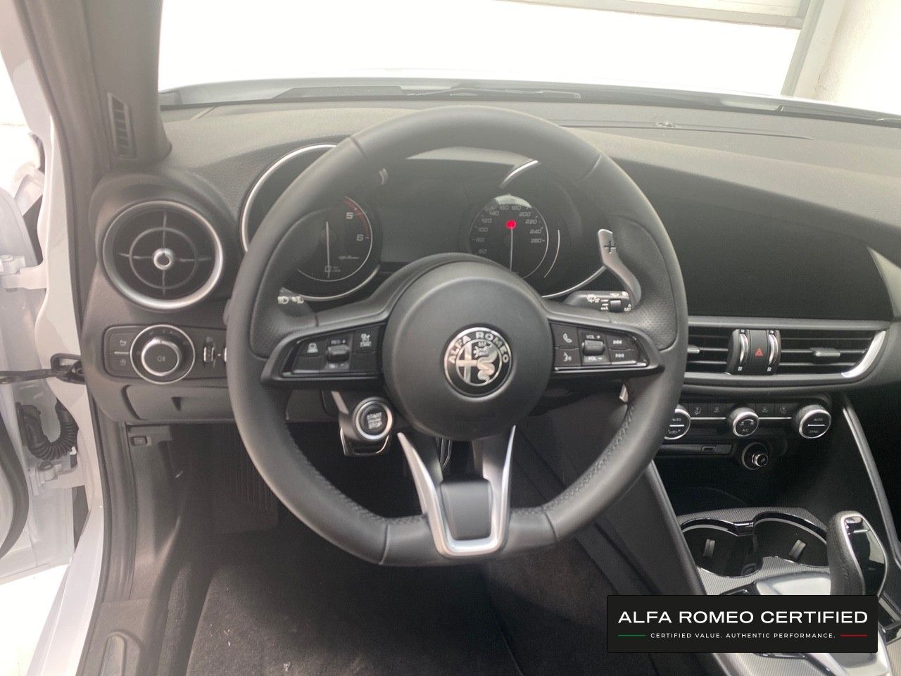Foto Alfa Romeo Giulia 9