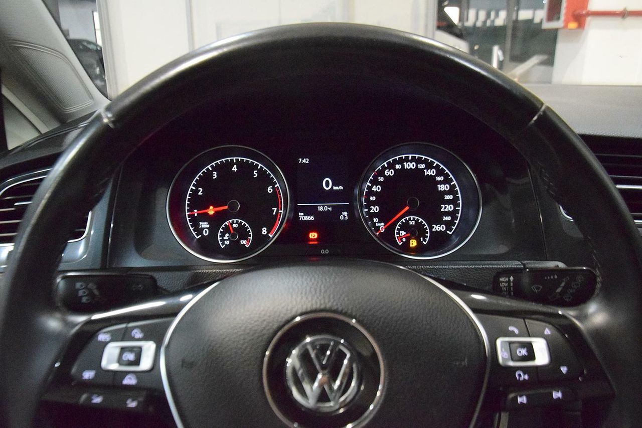 Foto Volkswagen Golf 17