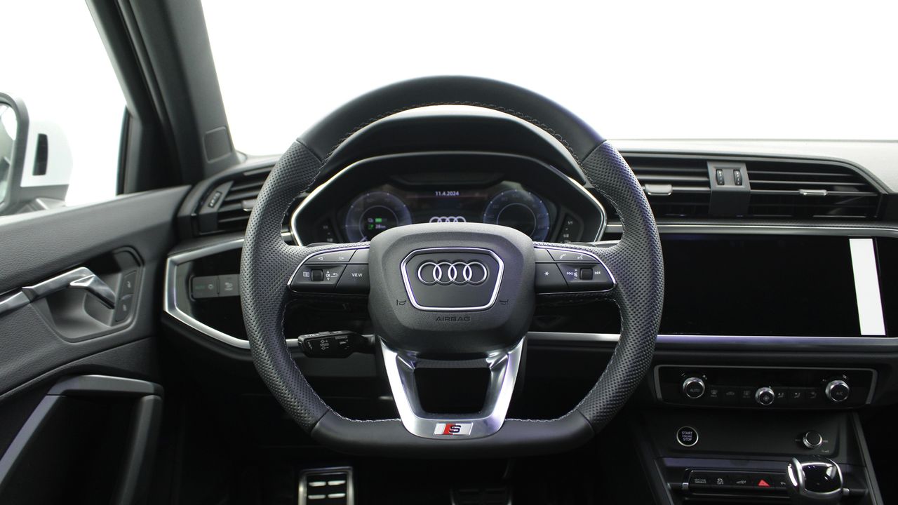 Foto Audi Q3 24