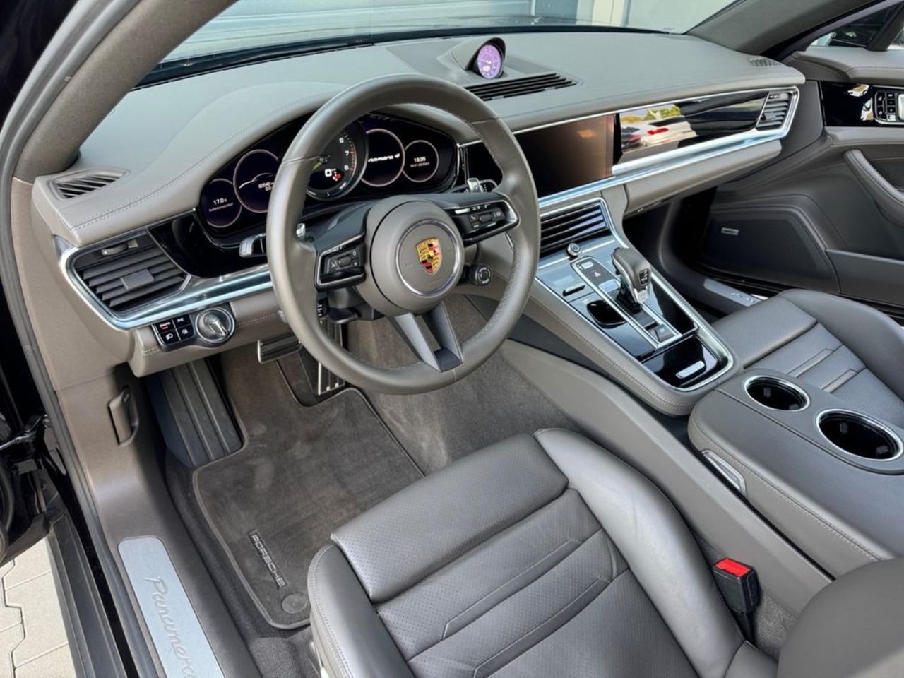 Foto Porsche Panamera 14