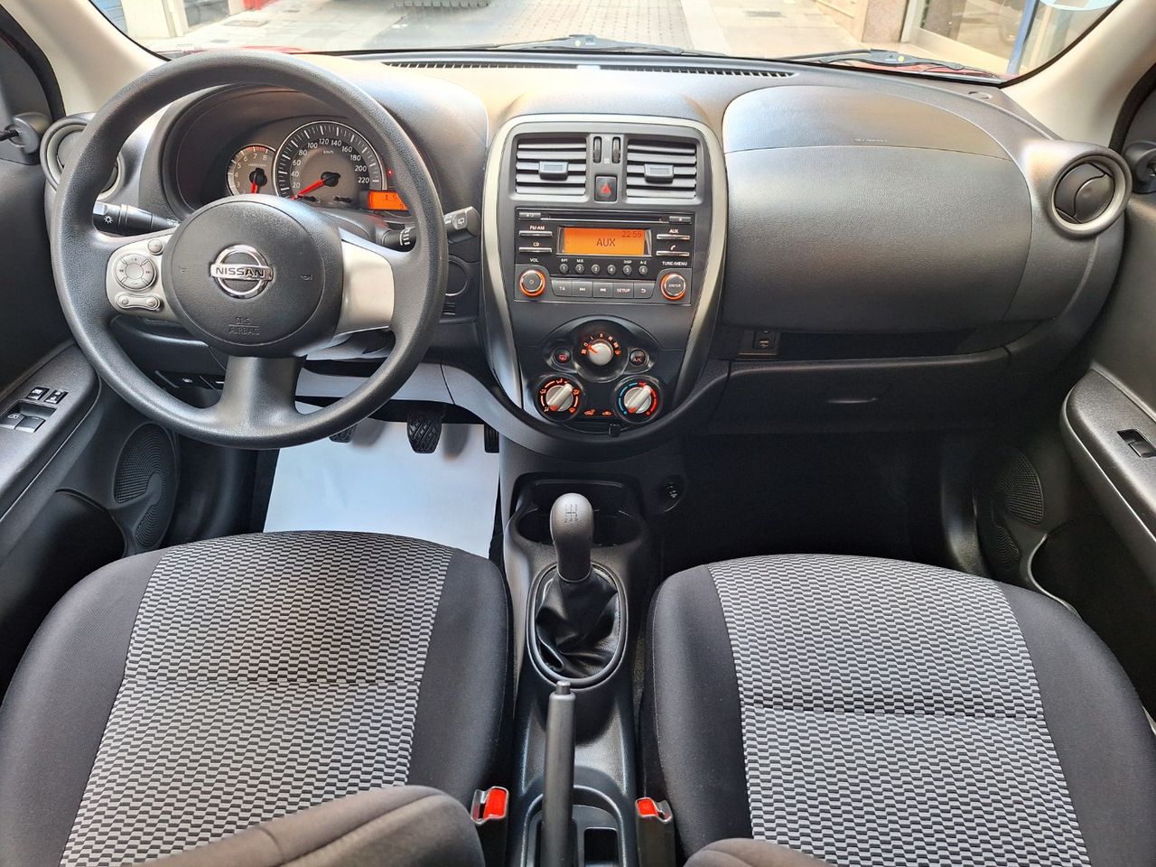 Foto Nissan Micra 11