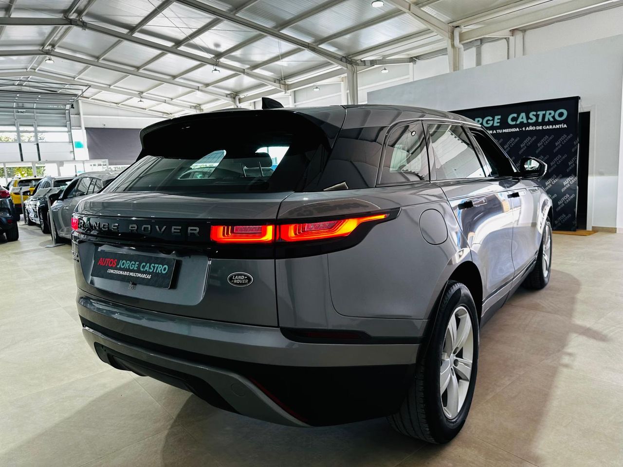 Foto Land-Rover Range Rover Velar 26