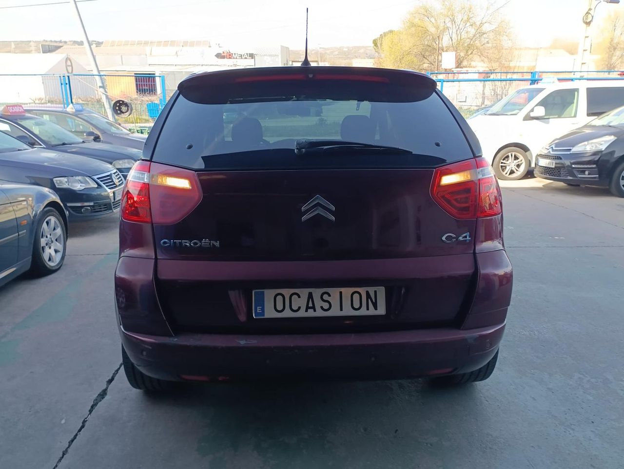 Foto Citroën C4 Picasso 16
