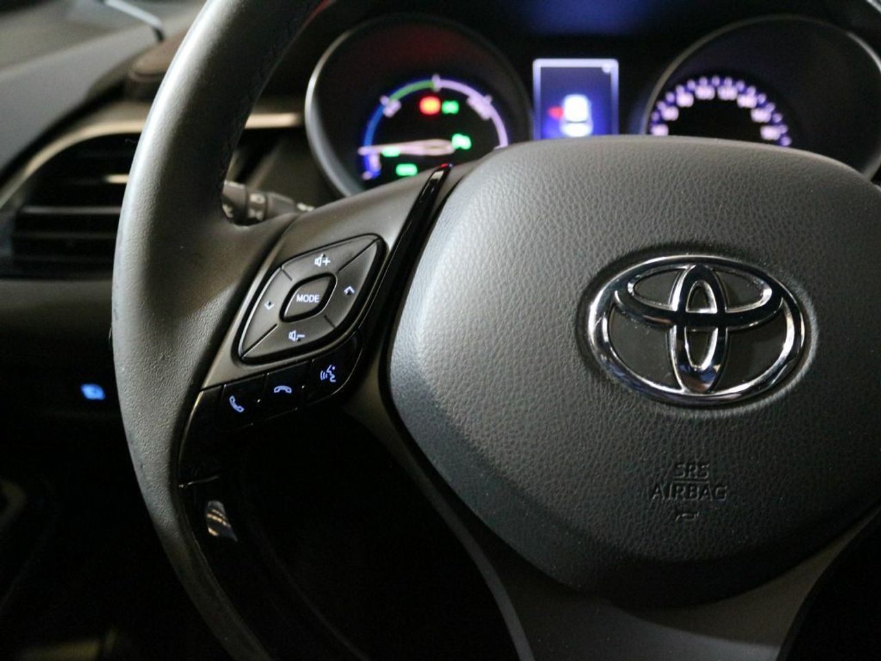Foto Toyota C-HR 16
