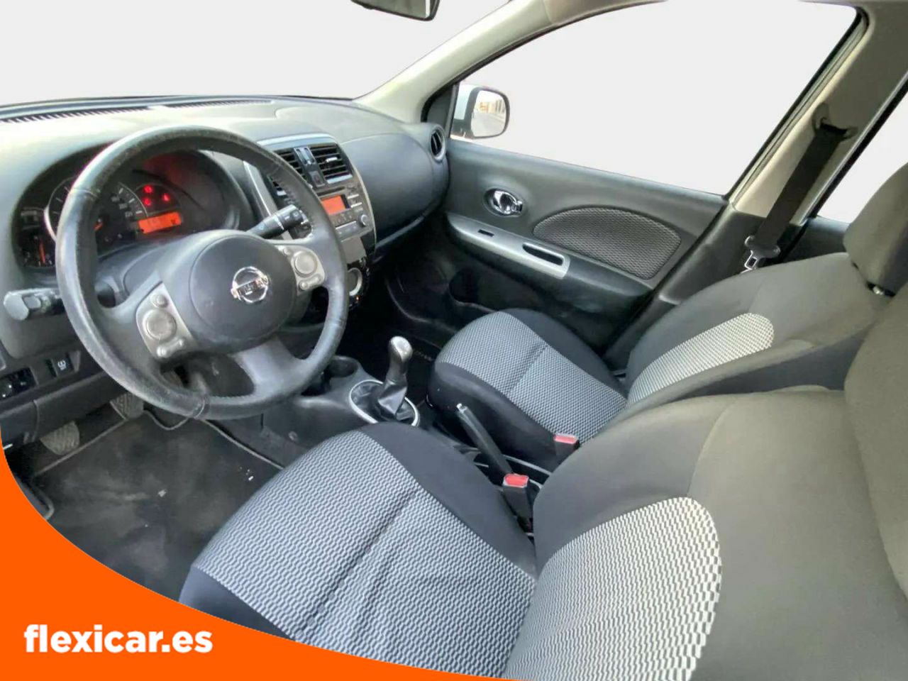 Foto Nissan Micra 10