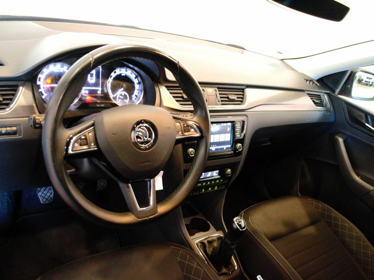 Foto Skoda Spaceback 15