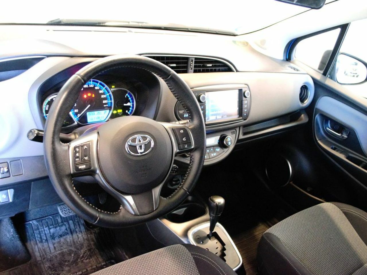 Foto Toyota Yaris 15