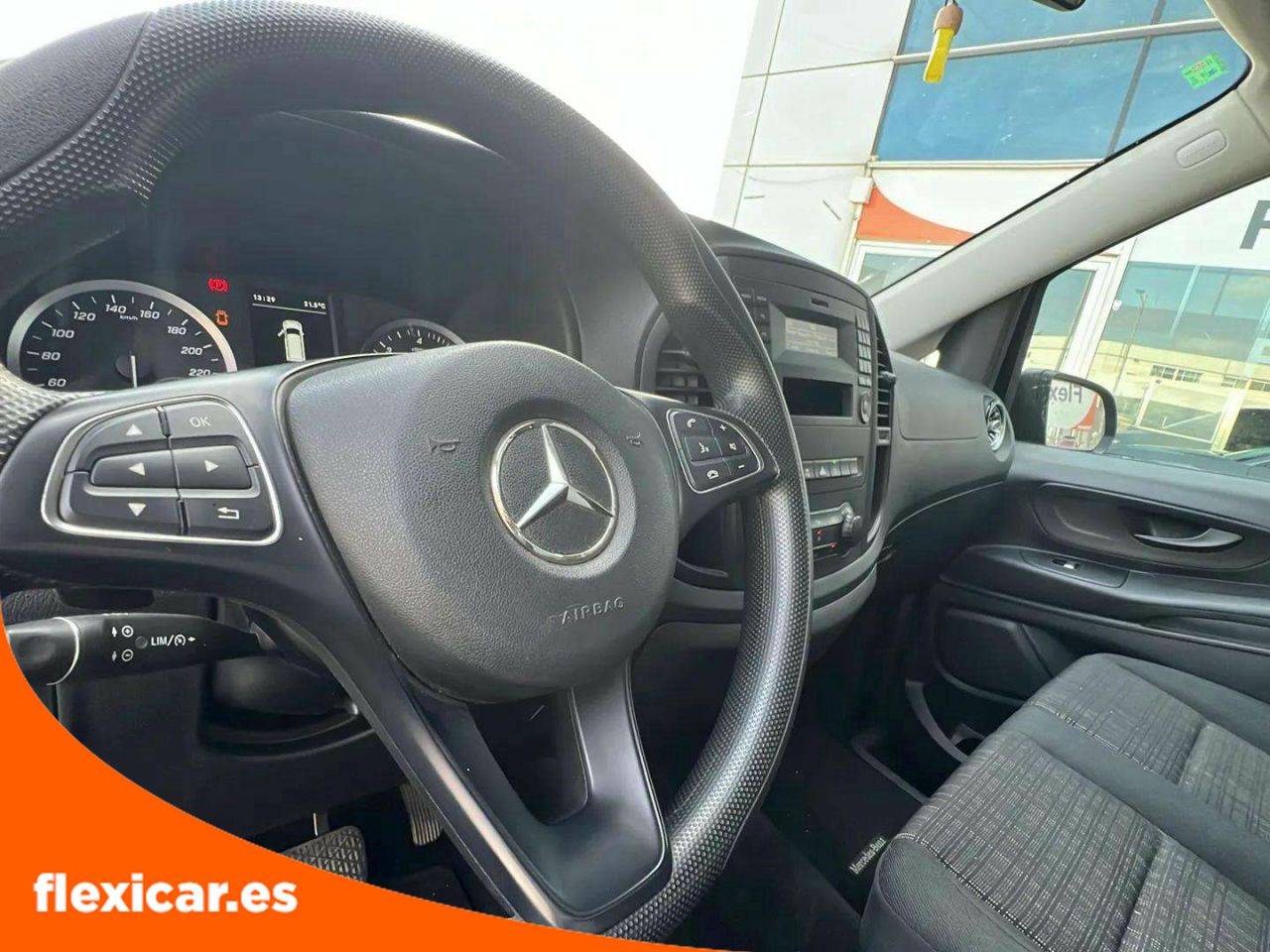 Foto Mercedes-Benz Vito 25