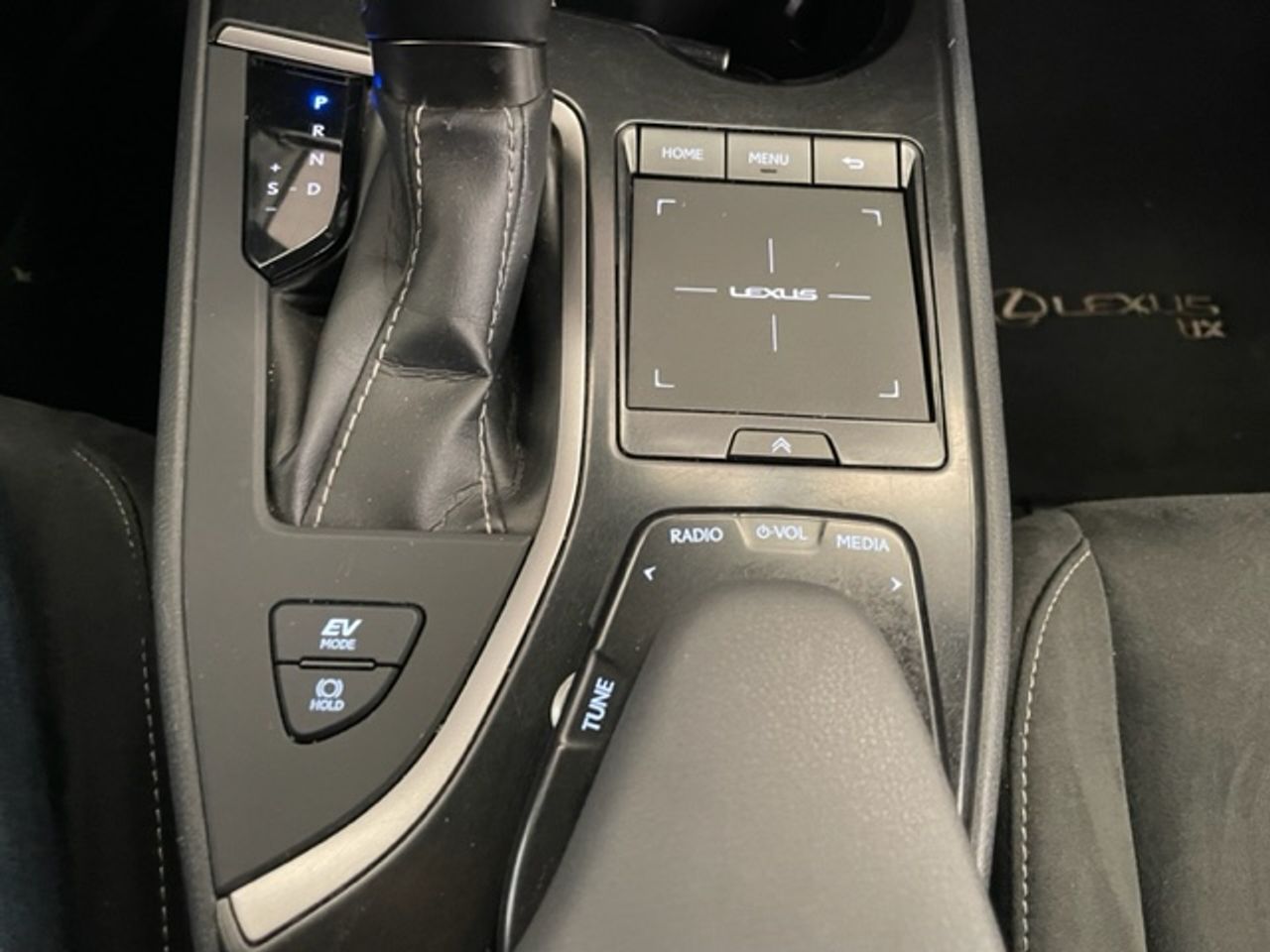 Foto Lexus UX 40