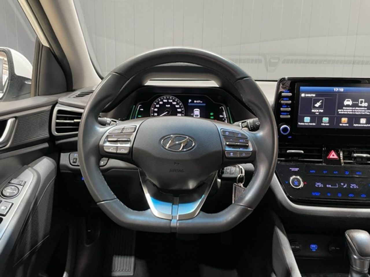 Foto Hyundai IONIQ 16