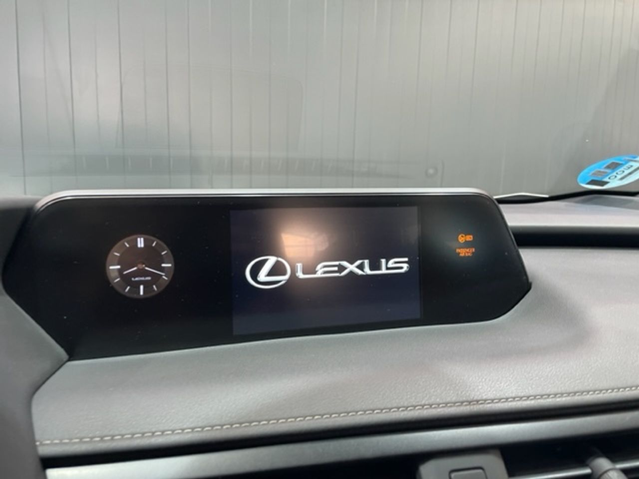 Foto Lexus UX 28