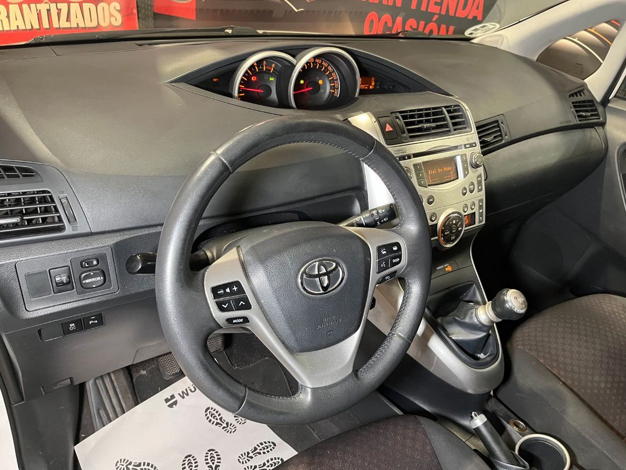 Foto Toyota Corolla Verso 17