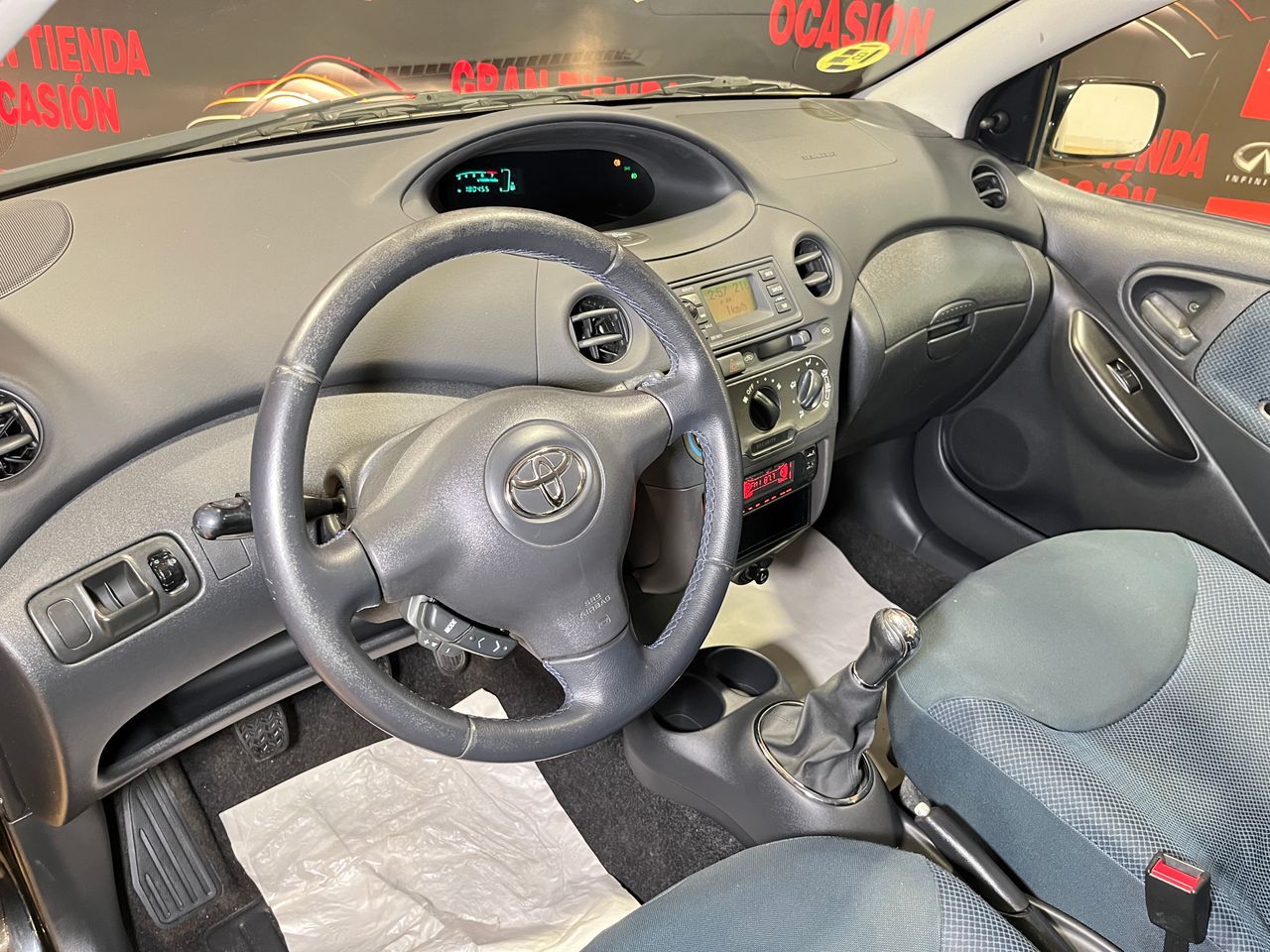 Foto Toyota Yaris 11