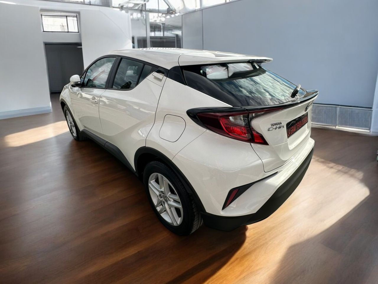 Foto Toyota C-HR 7