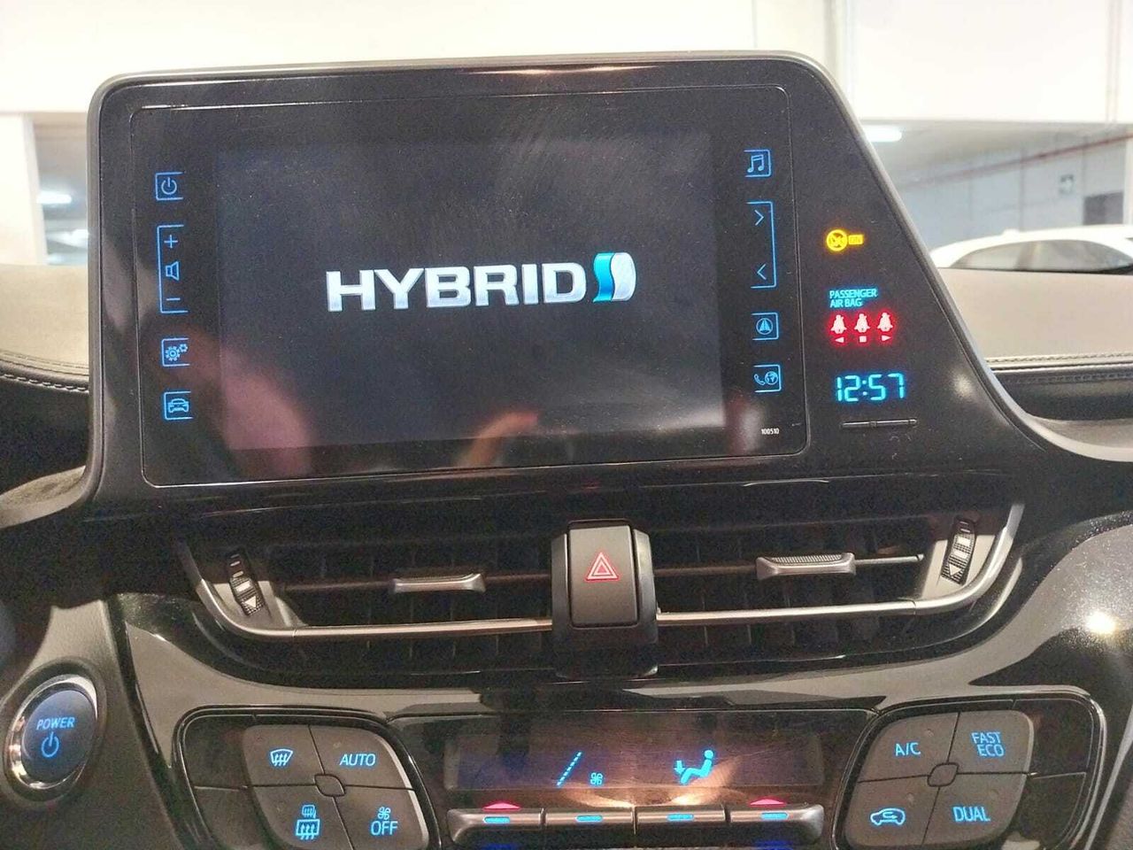 Foto Toyota C-HR 18