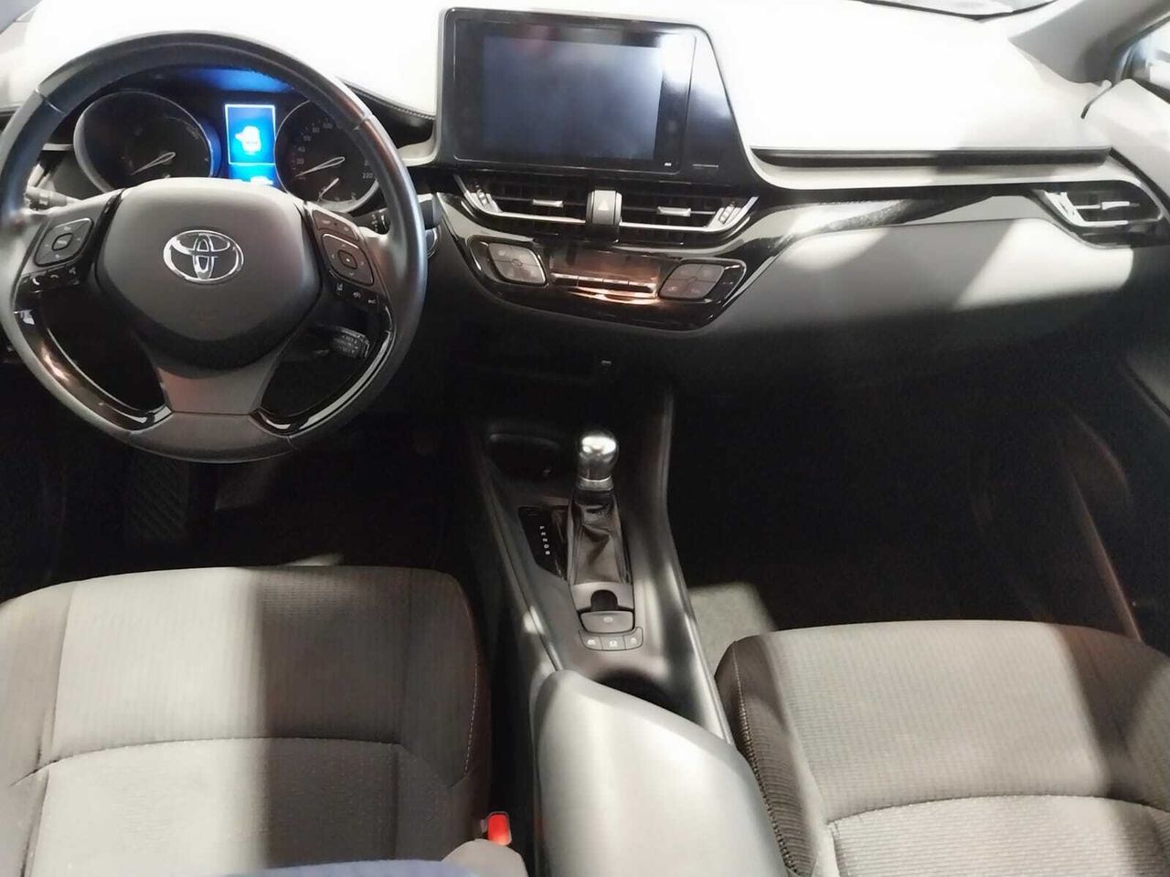 Foto Toyota C-HR 23