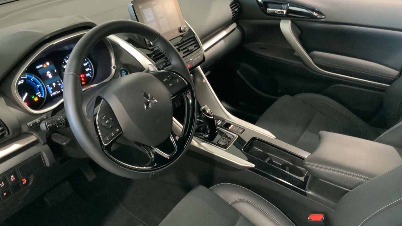 Foto Mitsubishi Eclipse Cross 8