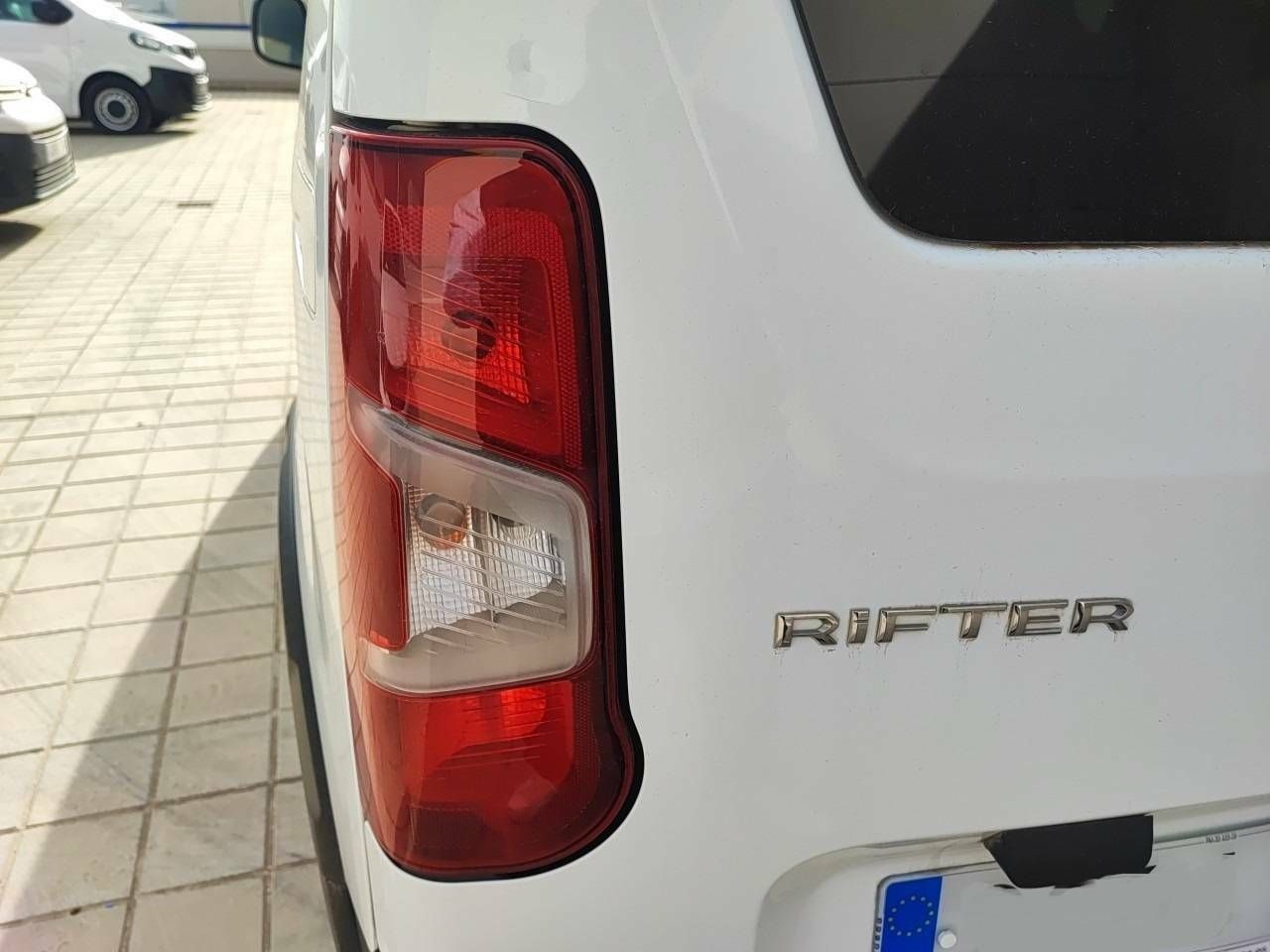 Foto Peugeot Rifter 14