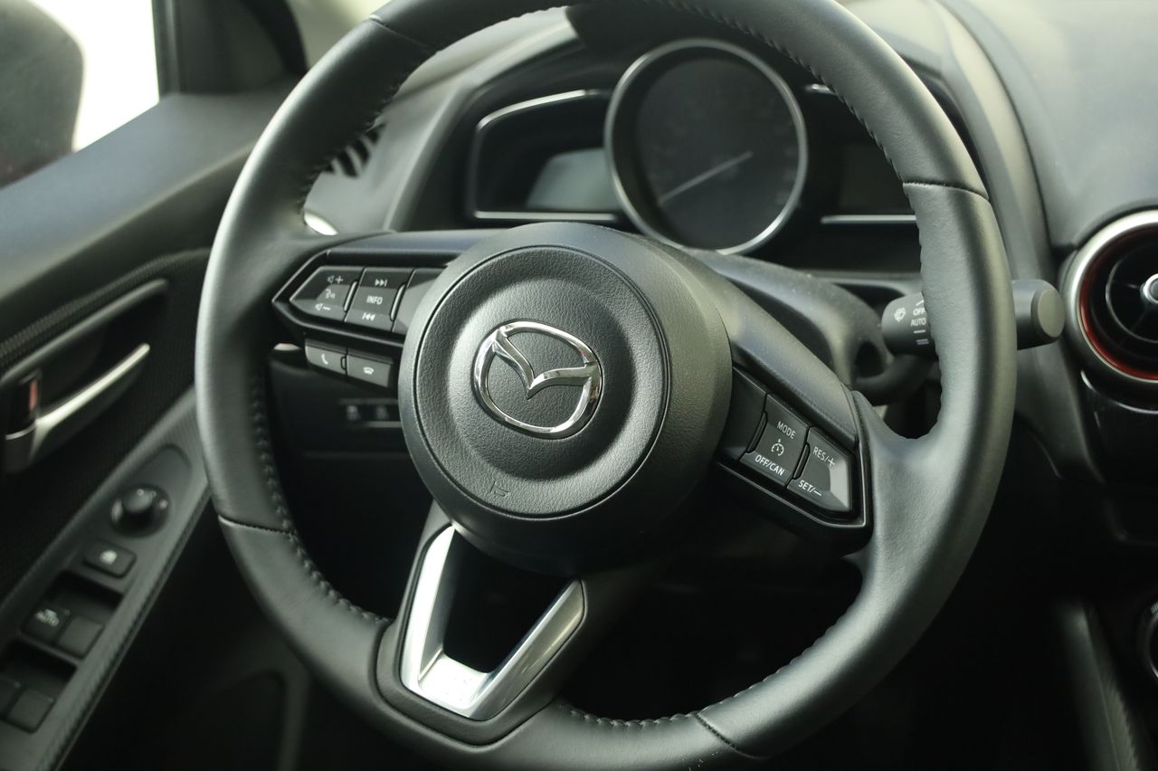 Foto Mazda Mazda2 17