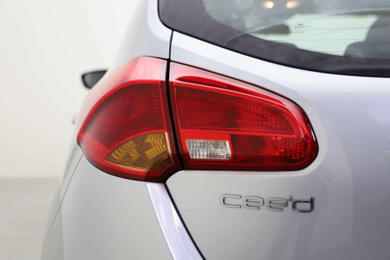 Foto Kia Ceed 25