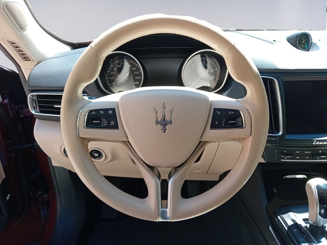 Foto Maserati Levante 12