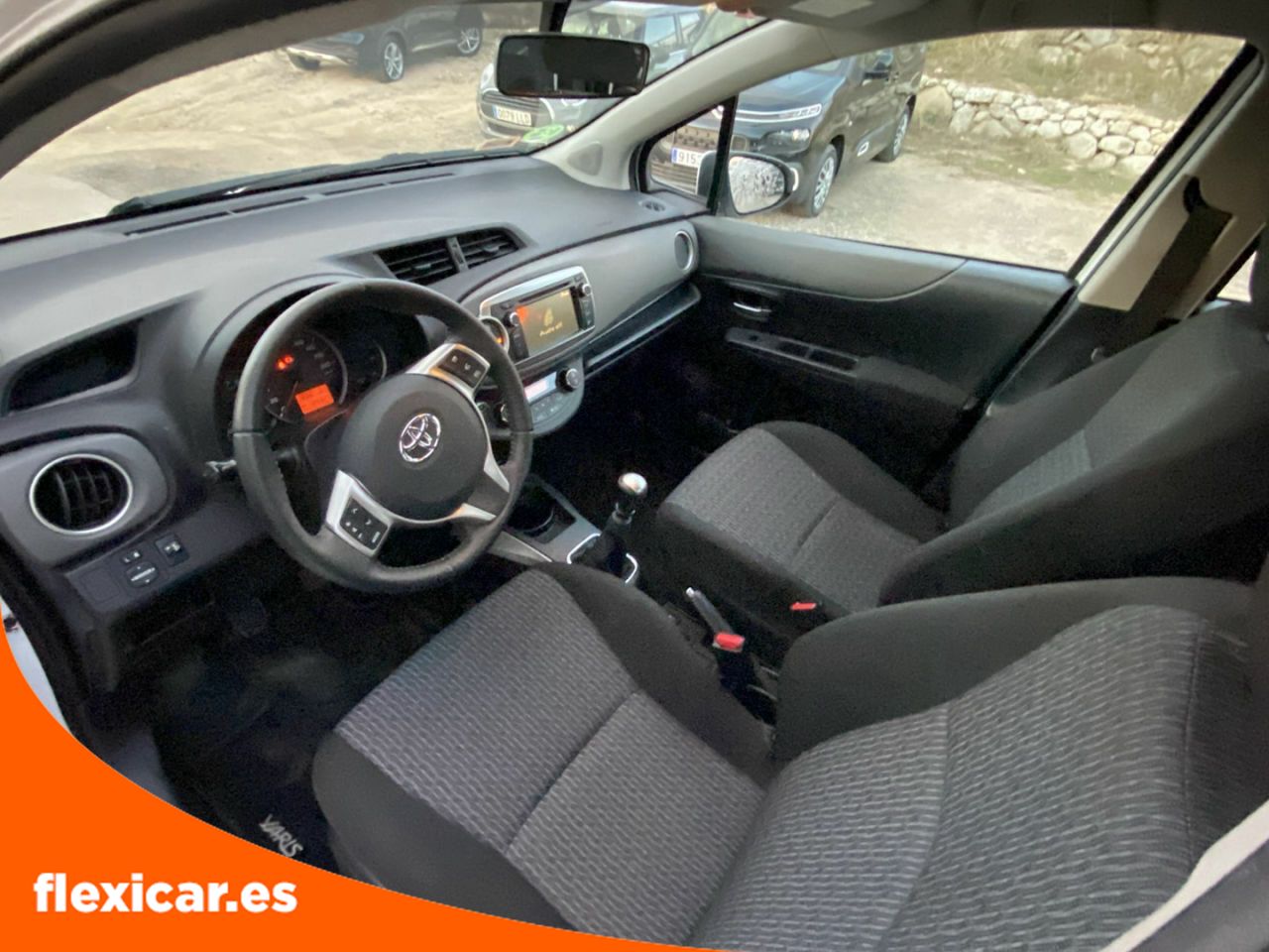 Foto Toyota Yaris 16