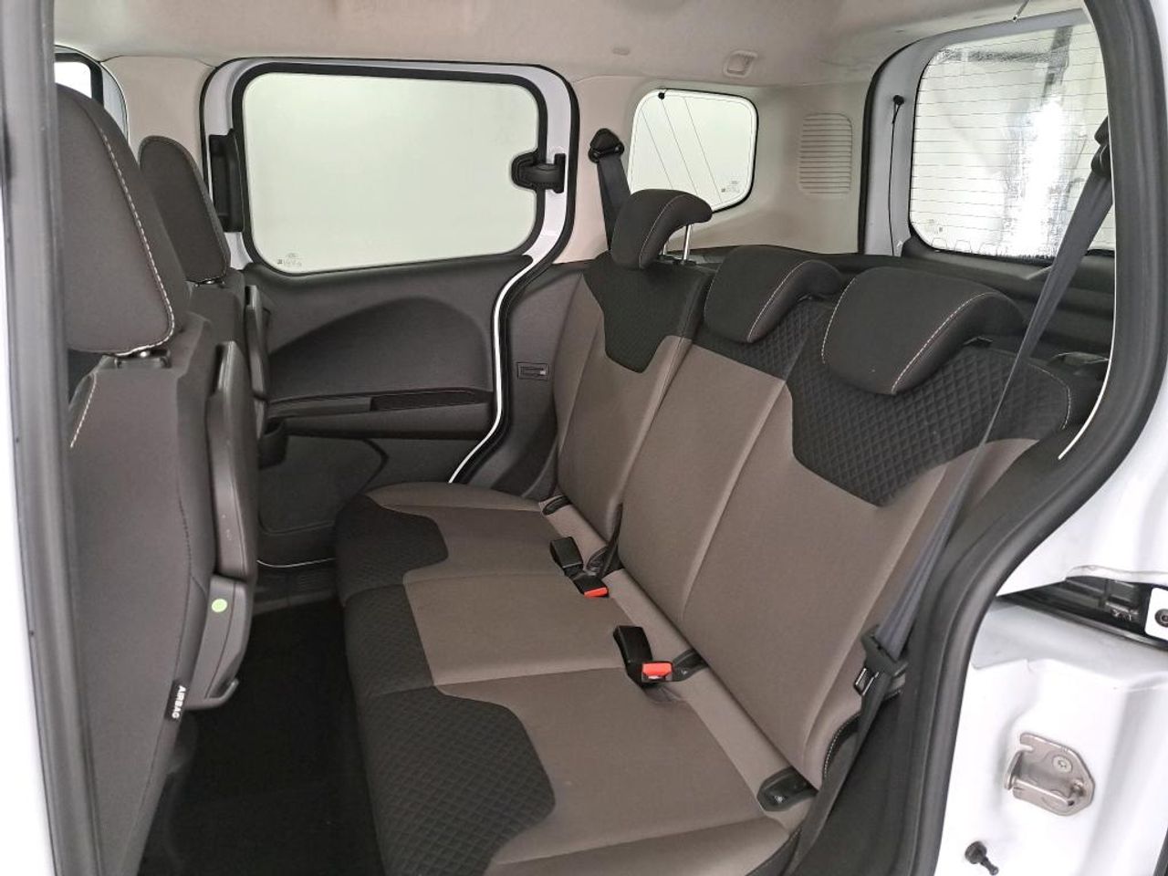 Foto Ford Tourneo Courier 10