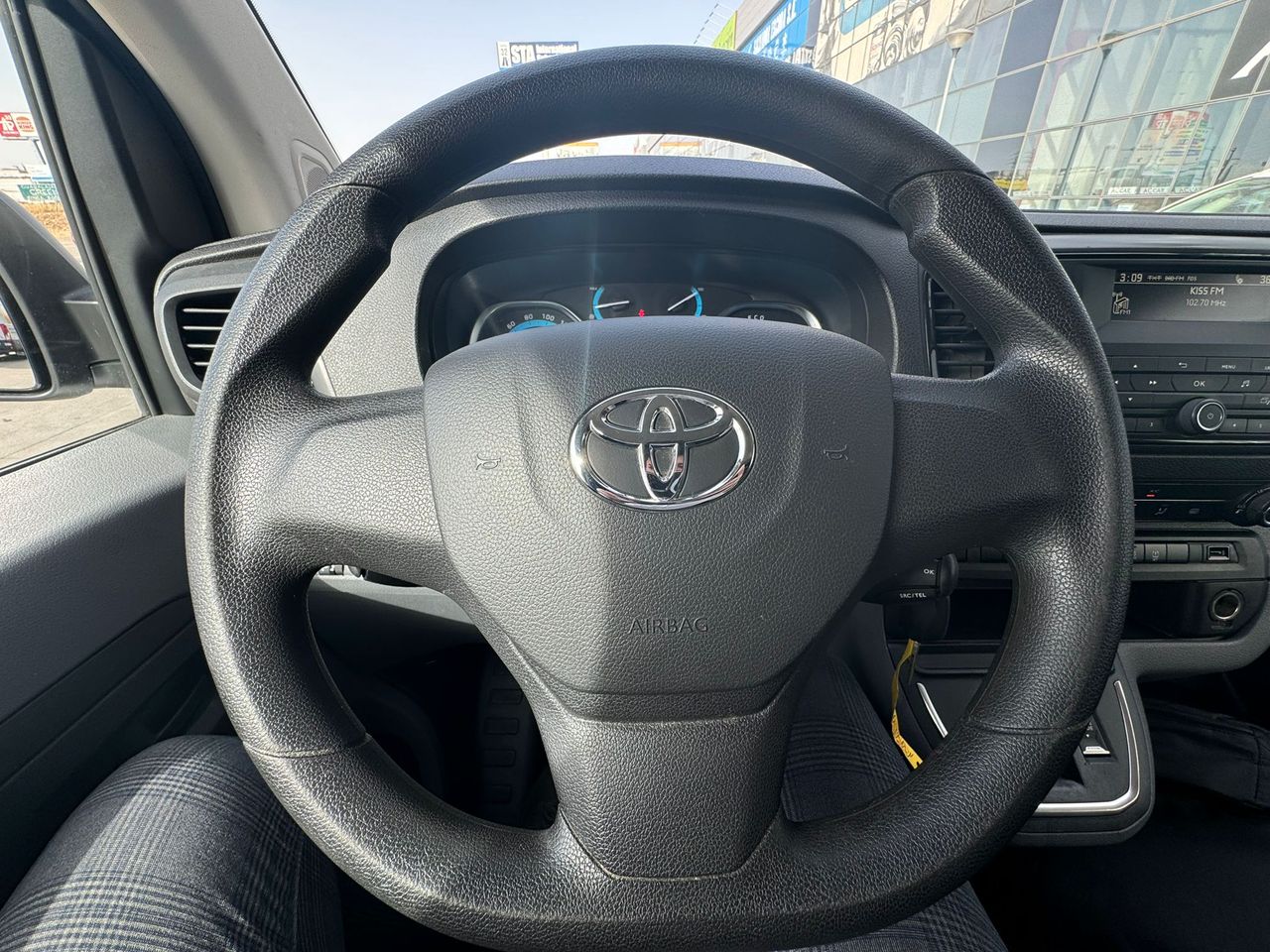 Foto Toyota Proace 19