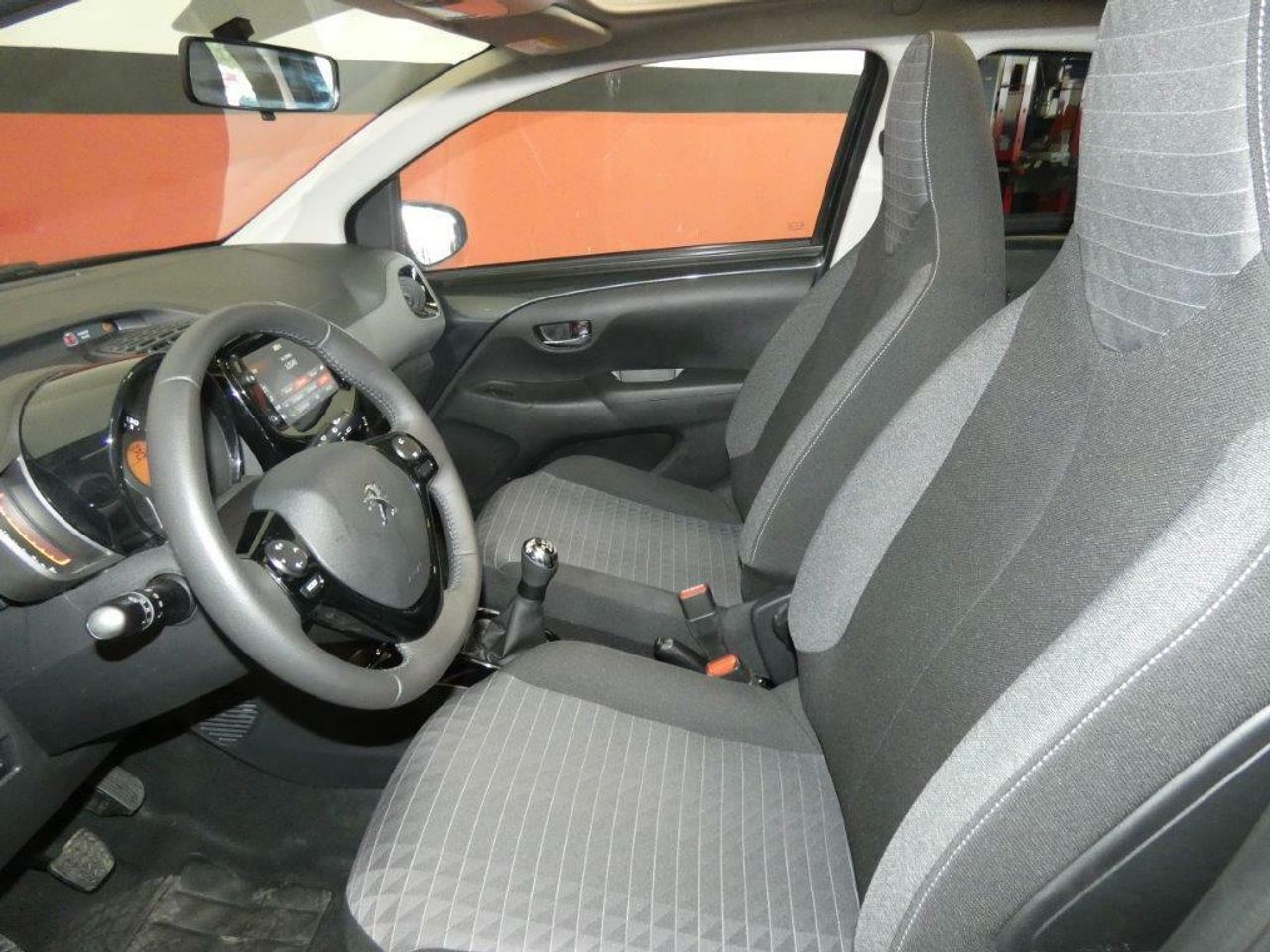 Foto Peugeot 108 15