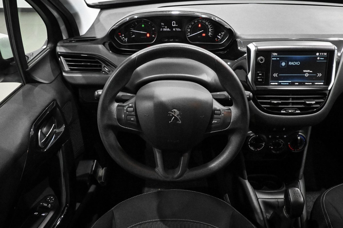 Foto Peugeot 208 23