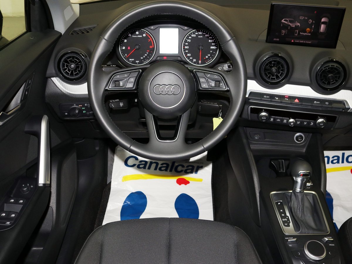 Foto Audi Q2 26