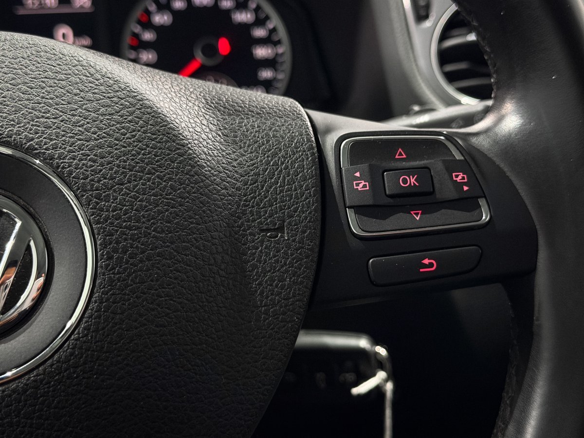 Foto Volkswagen Tiguan 23