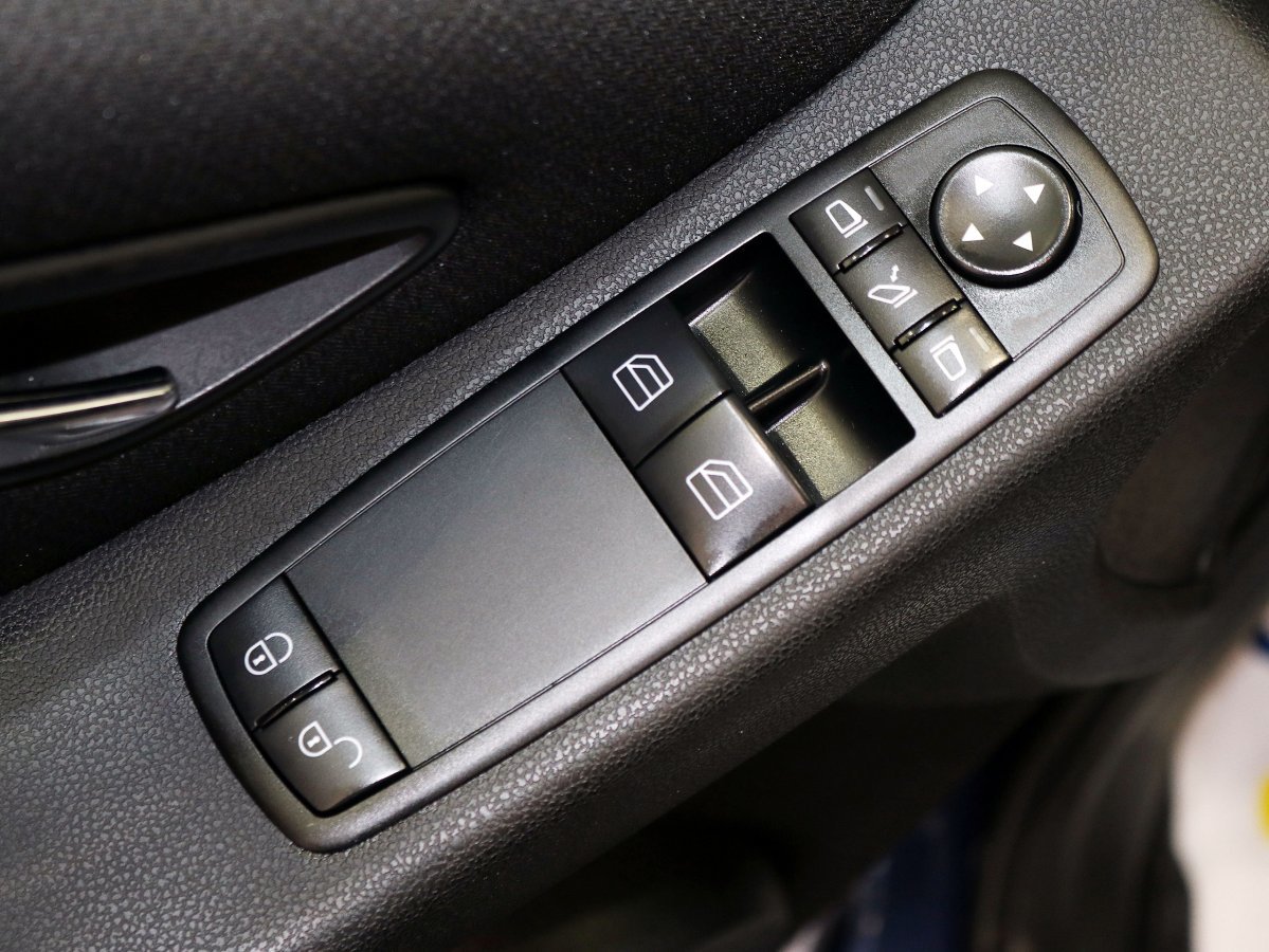 Foto Mercedes-Benz Clase B 16