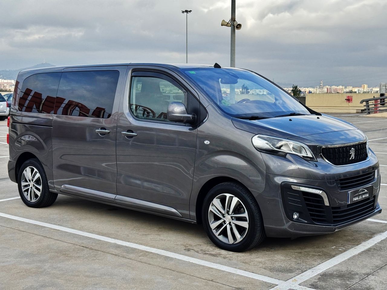 Foto Peugeot Traveller 1