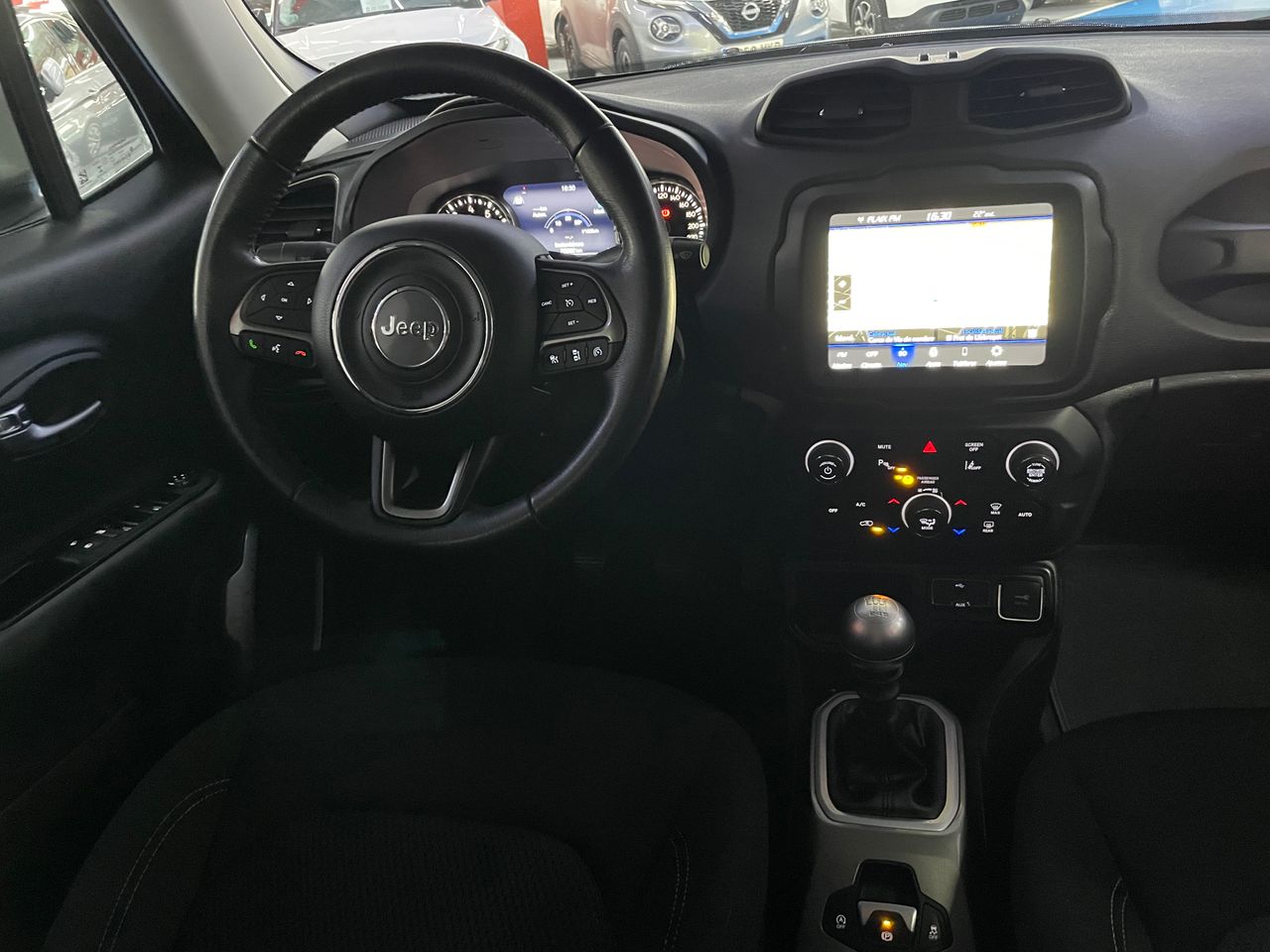 Foto Jeep Renegade 13