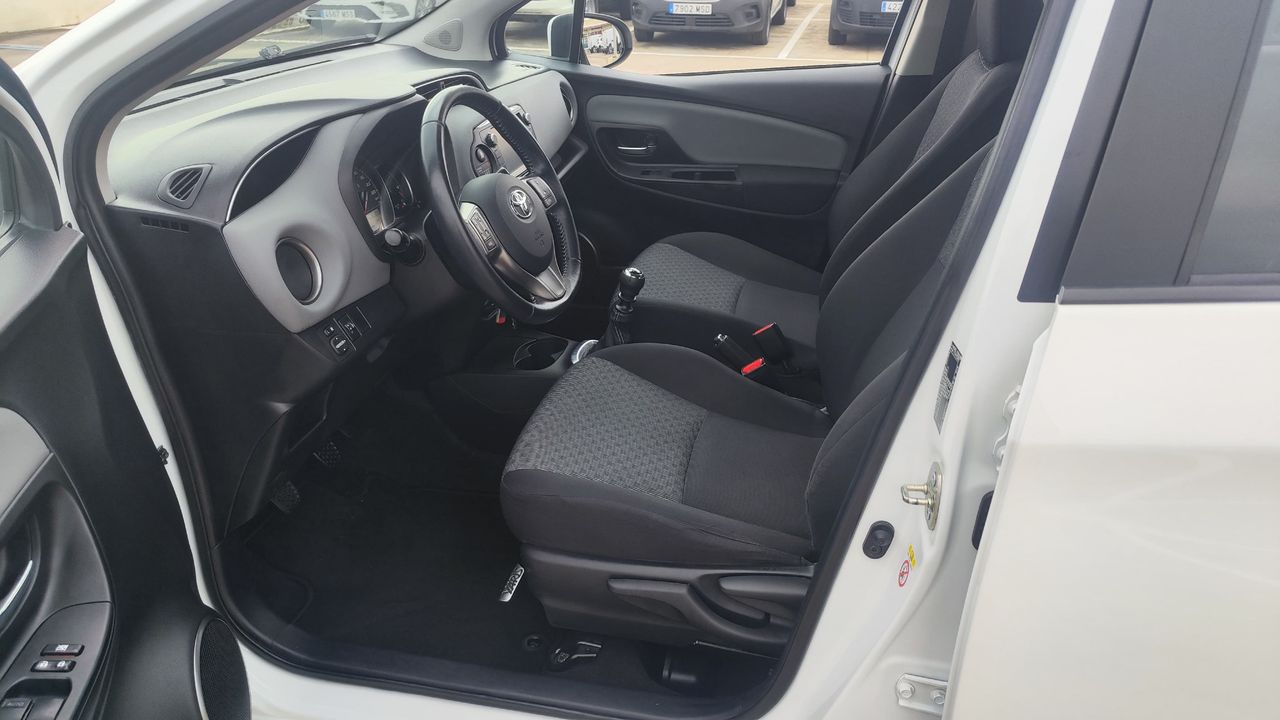 Foto Toyota Yaris 11