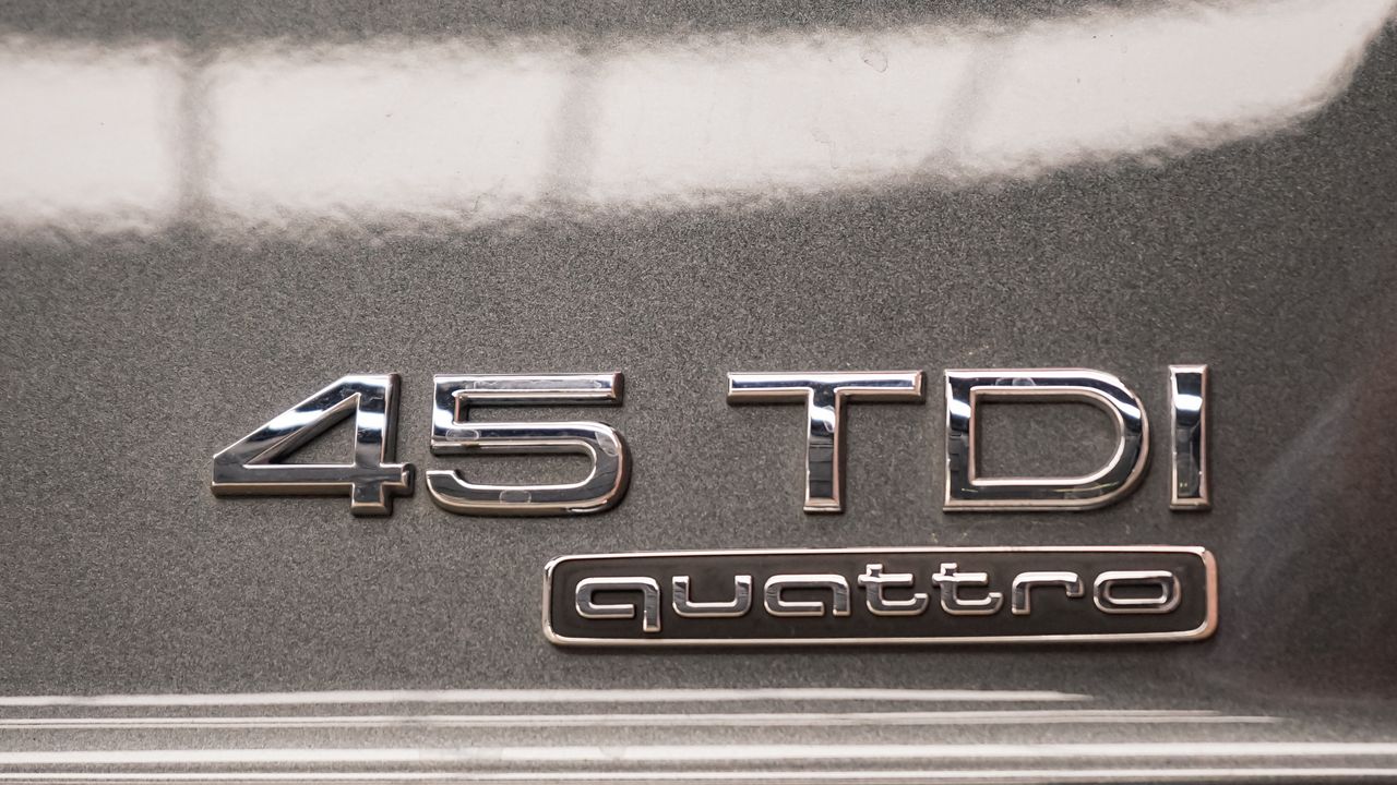 Foto Audi Q8 16