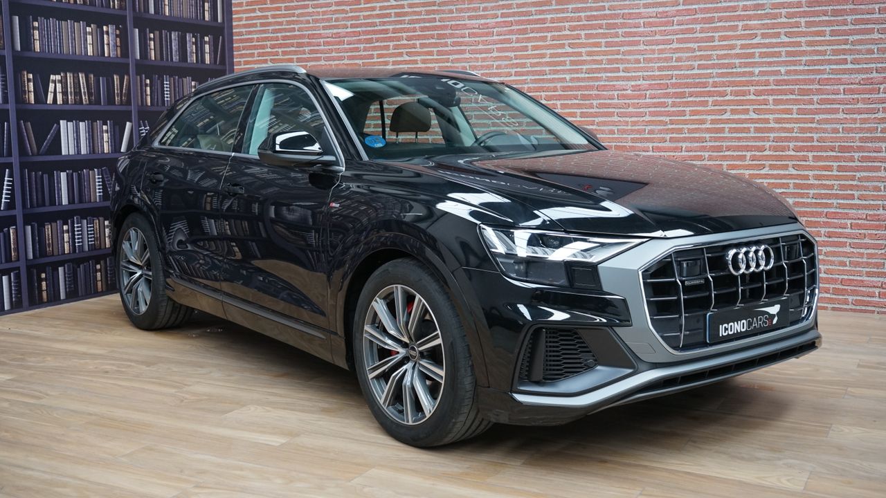 Foto Audi Q8 2