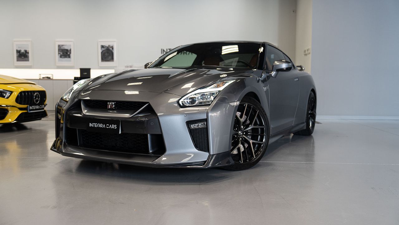 Foto Nissan GT-R 1