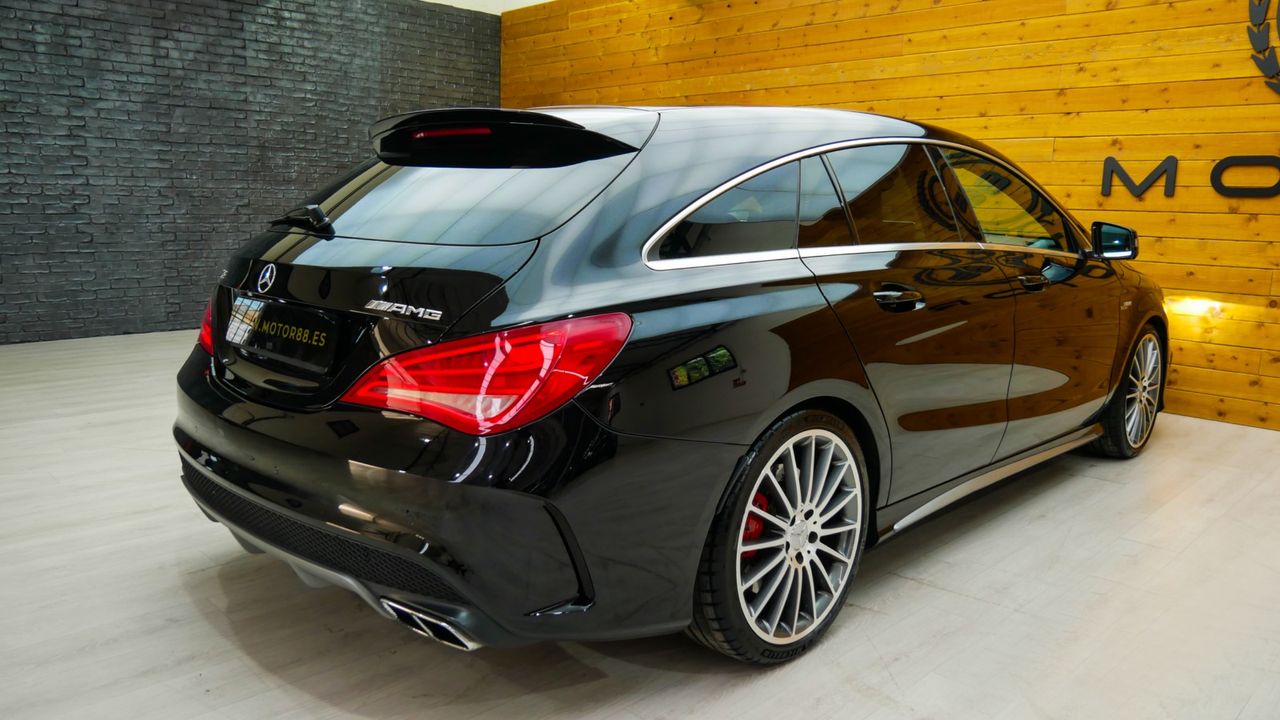 Foto Mercedes-Benz Clase CLA 4