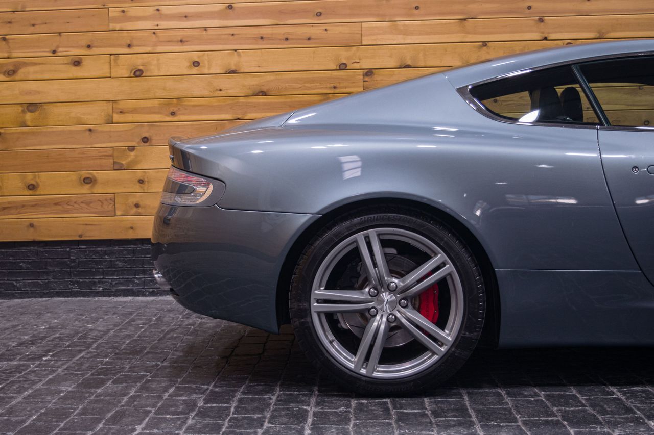 Foto Aston martin DB9 13