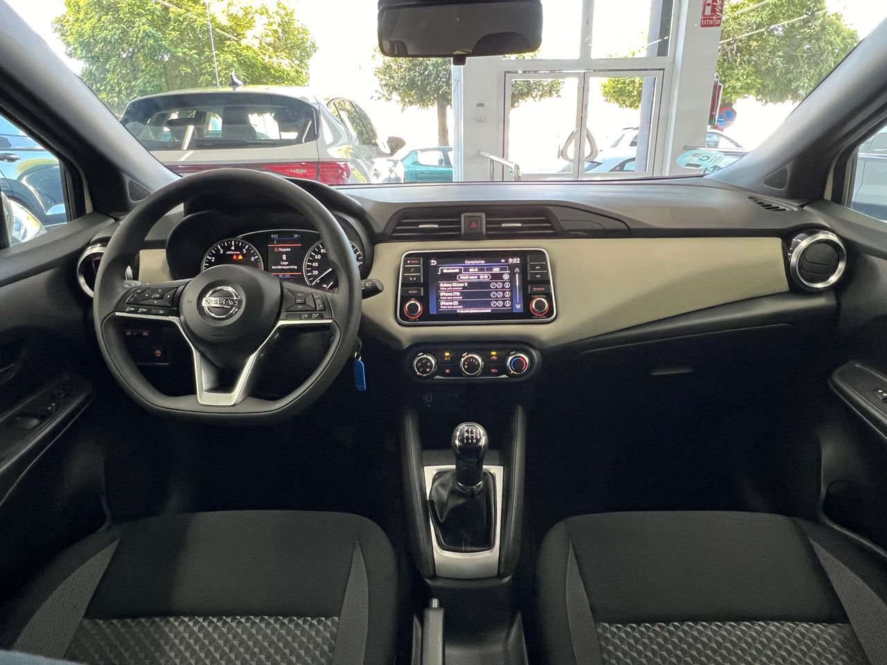 Foto Nissan Micra 12