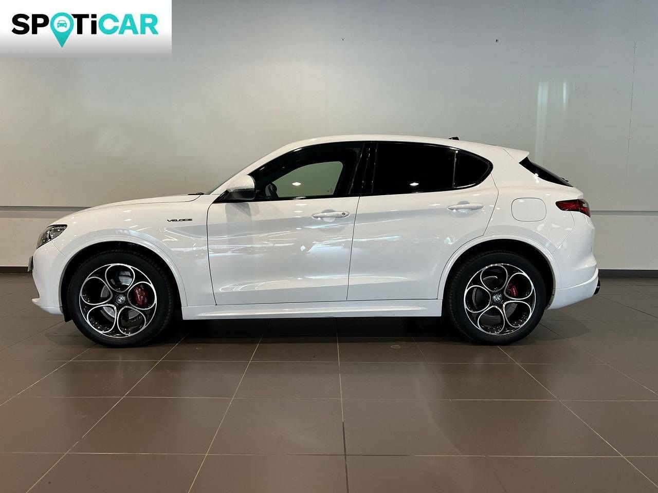 Foto Alfa Romeo Stelvio 4